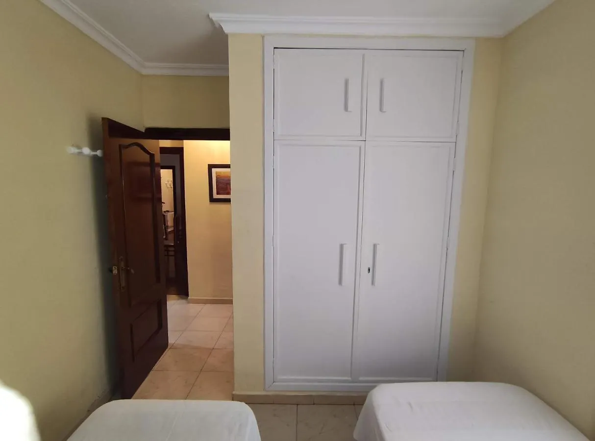 Apartamento Amplio piso junto a Playa Victoria Cádiz